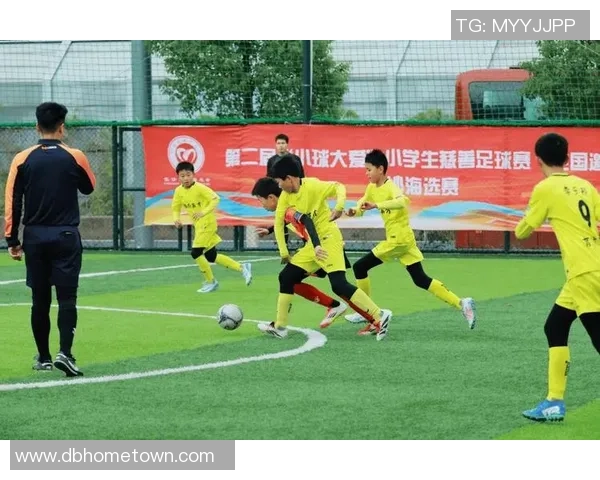 小学生足球赛精彩瞬间回顾赛场上的拼搏与友谊交织成美好回忆